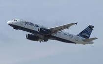 Hãng hàng không Mỹ chủ động cắt giảm chuyến bay cho đến tháng 1/2022