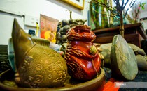 Độc đáo hổ ôm hoa sen giá chục triệu chào năm Nhâm Dần