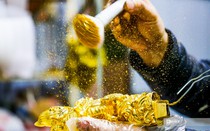 Linh vật “Hí long vân” dát 24k lên kệ đón Tết 2024