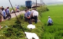 Chạy xe băng qua đường sắt, hai vợ chồng tử vong tại chỗ