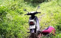 Tá hỏa phát hiện thanh niên tử vong nghi do sốc ma tuý ở bìa rừng