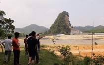 Dân phẫn nộ, tập trung tố trại lợn “bức tử” môi trường!