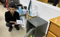 Bắt đối tượng trèo tường đột nhập công ty trộm tài sản trong két sắt