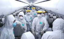 Vietnam Airlines khoanh vùng người tiếp xúc với tiếp viên vừa dương tính với Covid-19