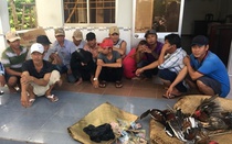 Bắt quả tang 14 đối tượng đá gà ăn tiền tại khu đất trống