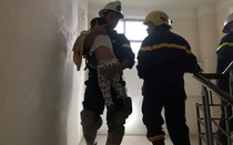Hàng chục người được cứu thoát khỏi chung cư bốc cháy ở Mỹ Đình