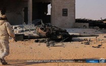 Syria: IS tự phá hủy xe tăng, khoác lác về chiến thắng tại Al-Mayadeen