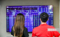 Lăng kính chứng khoán 4/12: Dòng tiền tháng cuối năm đổ về ngành nào?