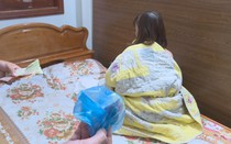 Hai cô gái thuê phòng tại nhà nghỉ để hoạt động mại dâm