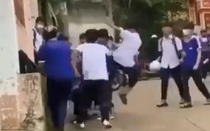 Làm rõ vụ nam sinh lớp 9 bị đánh hội đồng sau giờ tan học