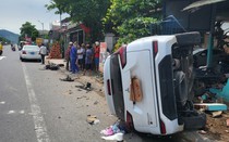 Huế: Va chạm giữa ô tô 7 chỗ với xe đạp điện, 2 học sinh bị thương