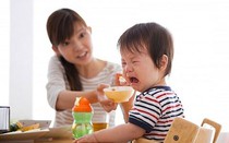 Lời khuyên hữu ích cho cha mẹ khi trẻ biếng ăn hơn sau Tết