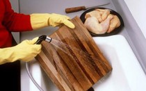 Cách loại trừ những “ổ vi khuẩn" sinh sôi trên đồ dùng khi trời nồm