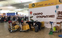 “Shipper hàng không”, nghề cực nhọc của người Việt ở Nga