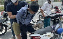 Bình Dương: Bắt giữ thiếu niên trộm xe máy sau 10 phút truy đuổi