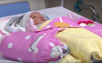 Hà Nội: Mẹ hôn mê sâu hơn 3 tháng dần hồi tỉnh khi nghe tiếng khóc của con