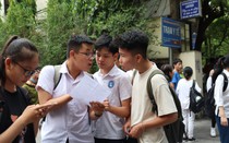 Thử sức thi trường chuyên, thí sinh kêu đề Văn dễ, Toán "vắt óc", Anh "vừa sức với giáo viên"