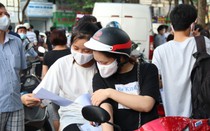 Thí sinh hào hứng thử sức bài kiểm tra tư duy lần đầu tiên tổ chức tại trường đại học Bách khoa Hà Nội