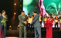 Tân Hoàng Minh ủng hộ 11.000 chiếc ghế cho nhà văn hóa địa phương