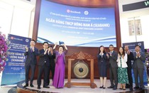Hơn 1,2 tỷ cổ phiếu SeABank chính thức giao dịch trên sàn chứng khoán, vốn hóa vượt 1 tỷ USD sau phiên ATO