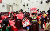 Xuân Vạn Phúc – Tết yêu thương: Van Phuc Group tặng quà Tết cho 300 trẻ em có hoàn cảnh khó khăn, mồ côi tại TP.Thủ Đức