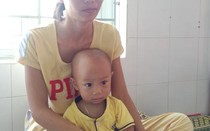 Cha ruột nhẫn tâm hành hung, bỏ đói con gái gần một tháng trời