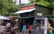 Thừa Thiên - Huế: Trụ sở dân phòng bán… hàng tạp hóa
