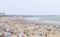 Choáng cảnh bãi biển Vũng Tàu ngập đầy rác ngày Tết