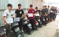 Phát hiện 40 thanh niên tụ tập, cổ vũ đua xe trái phép lúc rạng sáng