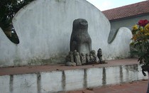 Tục thờ chó đá và lời thề trai gái hai làng không kết duyên
