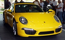 Việt Nam chào đón “siêu phẩm” Porsche 911 Carrera 2012