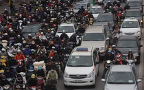 Thu phí đường bộ: Chính quyền địa phương loay hoay thế khó