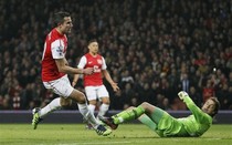 Arsenal 2:1 Newcastle: Vermaelen, người hùng giải cứu Pháo thủ