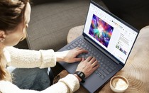 Acer ra mắt laptop AI màn OLED 3k, nặng chưa đến 1kg