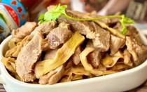 Thịt kho măng thơm mềm, ăn một miếng là nhớ mãi