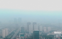 Giữa trưa, bầu trời Hà Nội vẫn mù mịt vì ô nhiễm