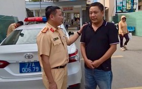 CSGT Công an tỉnh Gia Lai hỗ trợ nạn nhân tai nạn giao thông đi cấp cứu kịp thời