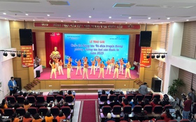 Sống khỏe không khói thuốc qua những điệu nhảy dân vũ