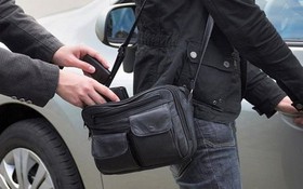 Truy tìm người đàn ông liên quan đến vụ trộm cắp tài sản