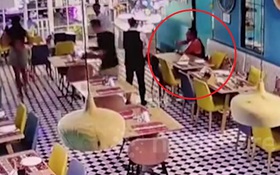 Người đàn ông tử vong khi lao vào cửa kính của nhà hàng