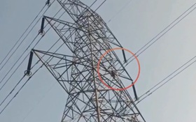 Bị từ chối kết hôn, nam thanh niên trèo lên cột điện đòi tự tử