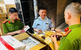 Phát hiện lô kẹo socola, táo đỏ không rõ nguồn gốc tại “thủ phủ bánh kẹo” La Phù
