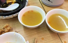 Một nhà hàng bị thực khách tố có giòi trong món súp