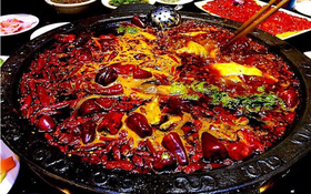 Tặng nhân viên món "cay xé lưỡi": Quà thưởng Tết lạ đời của công ty công nghệ gây "bão mạng"