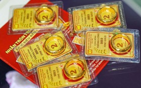 Nóng nhất trong ngày: Giá vàng thế giới lao dốc, trong nước vẫn cao; Những sản phẩm "hốt bạc" dịp lễ 30/4