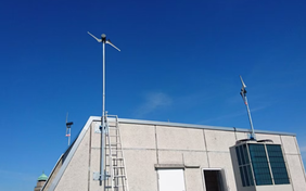 Turbine điện gió “mọc” trên mái nhà, âm thầm tạo ra 615 kWh điện “xanh”