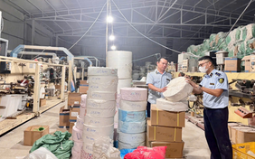 Phát hiện cơ sở sản xuất bỉm trẻ em và băng vệ sinh giả mạo nhiều nhãn hiệu nổi tiếng