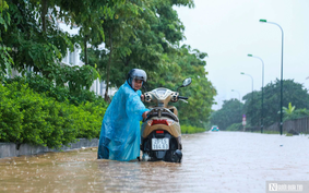 Vừa mưa to sầm sập, Hà Nội lại sắp hứng thêm đợt mưa to "trắng trời"