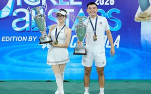 Hoa hậu Hương Giang cùng Lý Hoàng Nam ngược dòng vô địch giải pickleball toàn sao