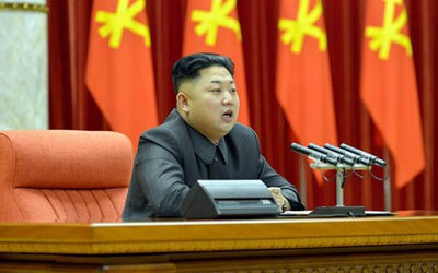 Kim Jong-un ép giới chức cấp cao xem xử tử chú dượng